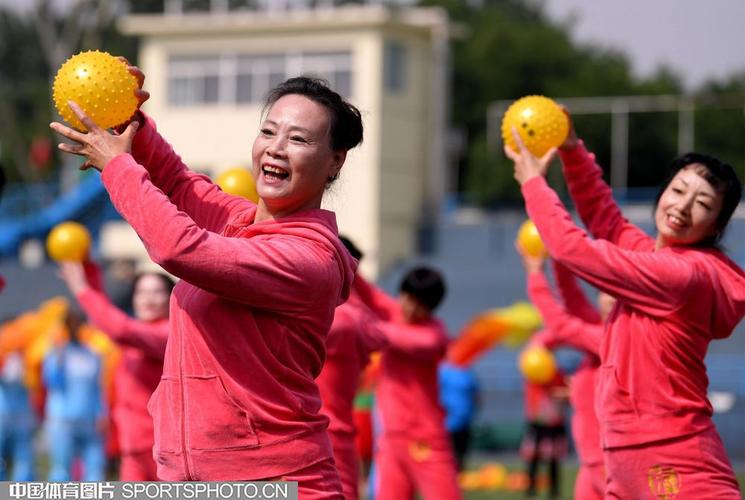 他面临的不 他面临的不